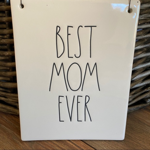 💝{$FIRM} Rae Dunn “Best Mom Ever” Wall Plaque💝 - Picture 3 of 5
